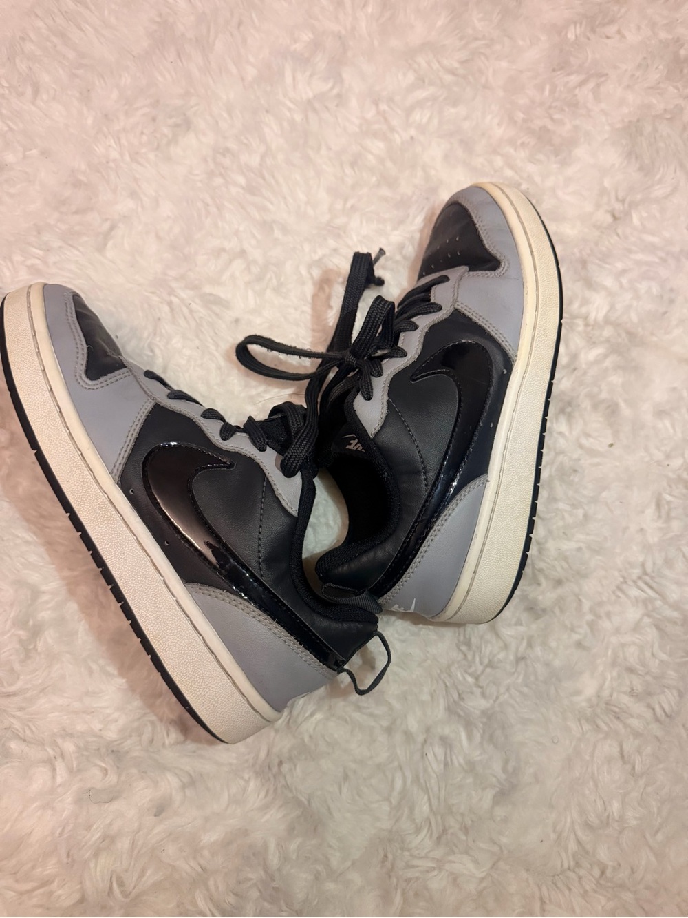 Nike Kids Black and Gray Low-Top Sneakers